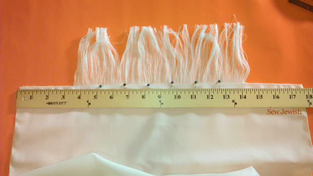 Measure tallith fringe