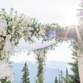 Get inspired by this Aspen wedding chuppah with a mountain&nbsp;view